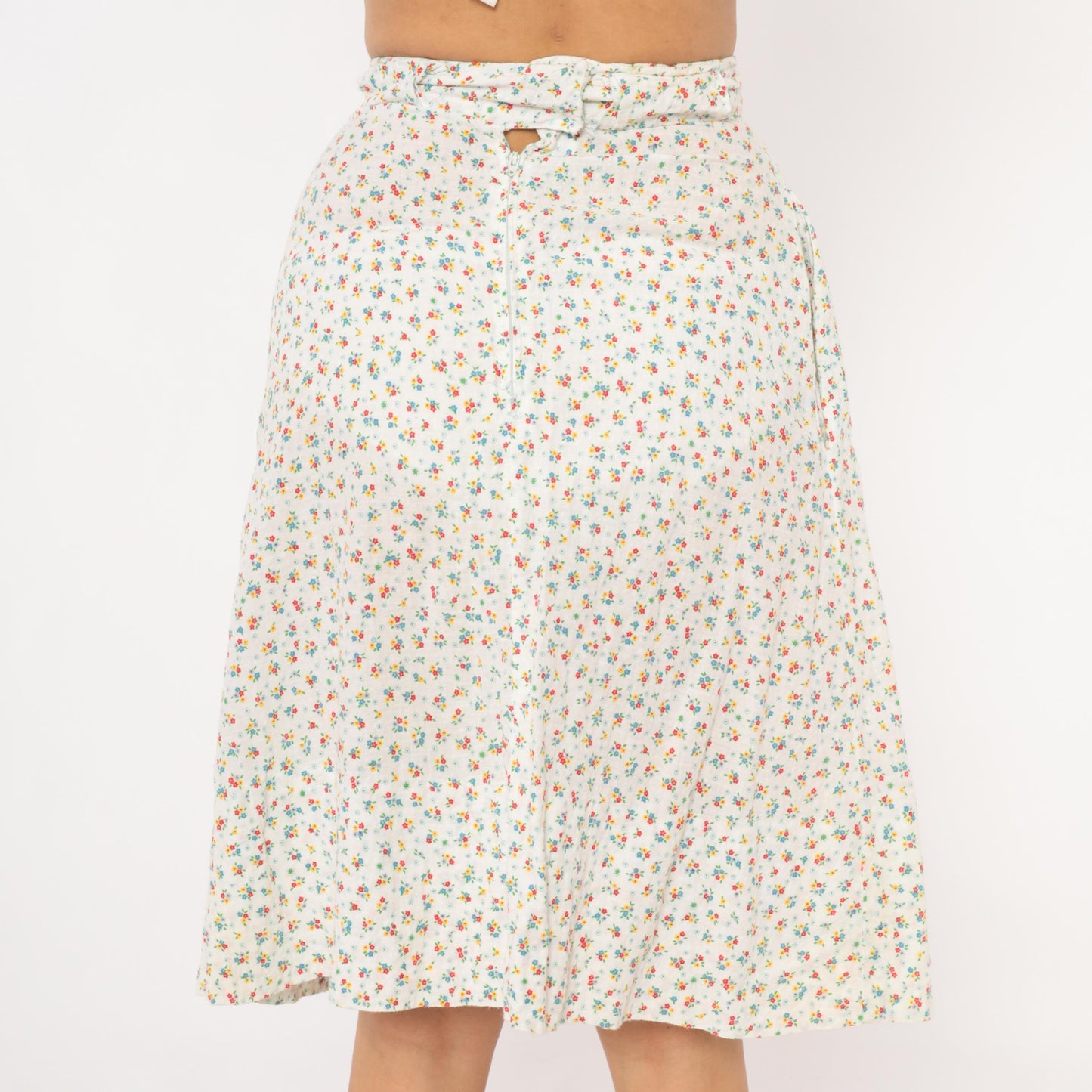 1960s Ditsy Floral A-Line Skirt White Calico Cotton Blend Small S