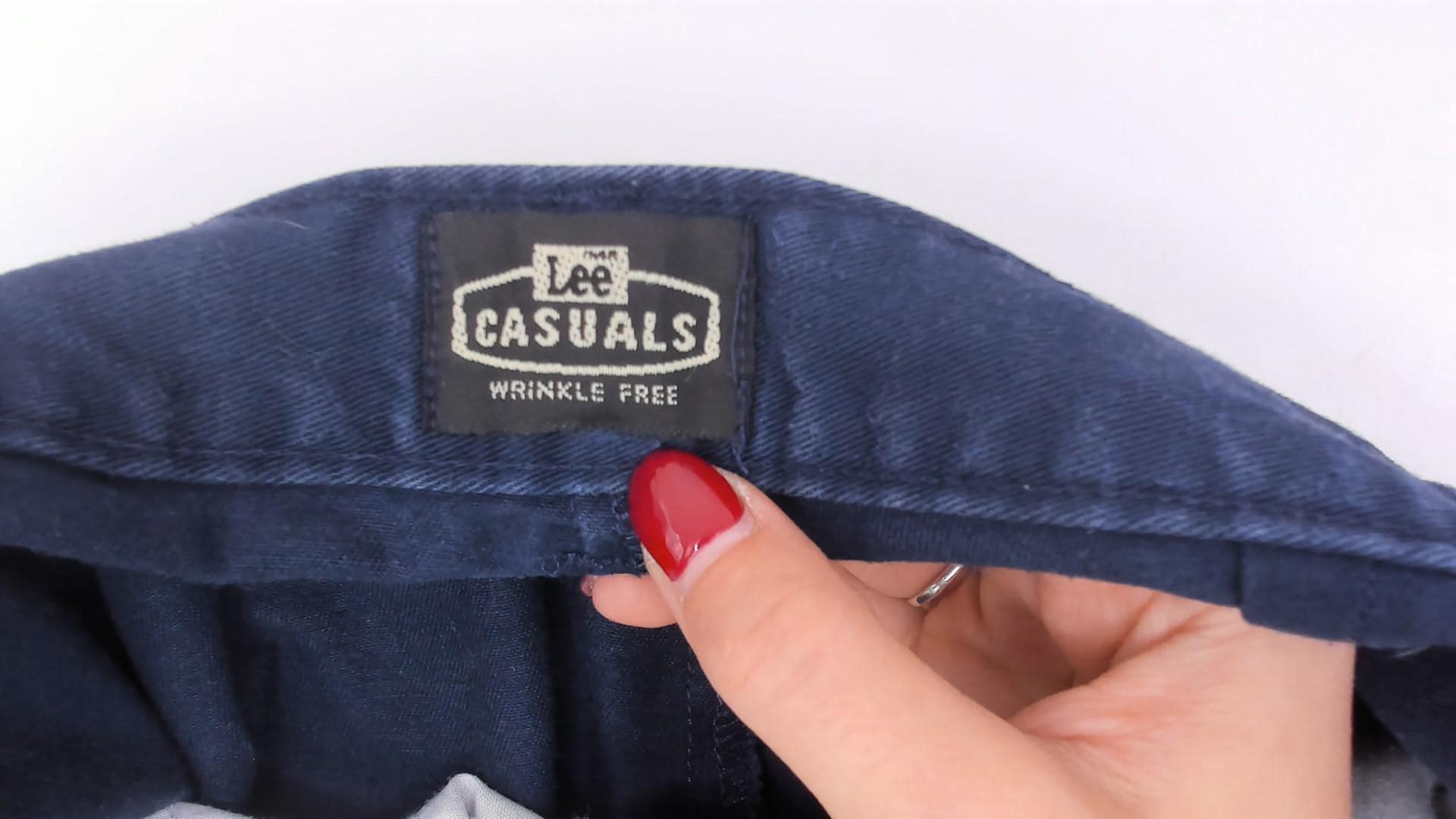 90s Lee Casuals Navy Pleated High-Waisted Shorts Cotton Cuffed Small