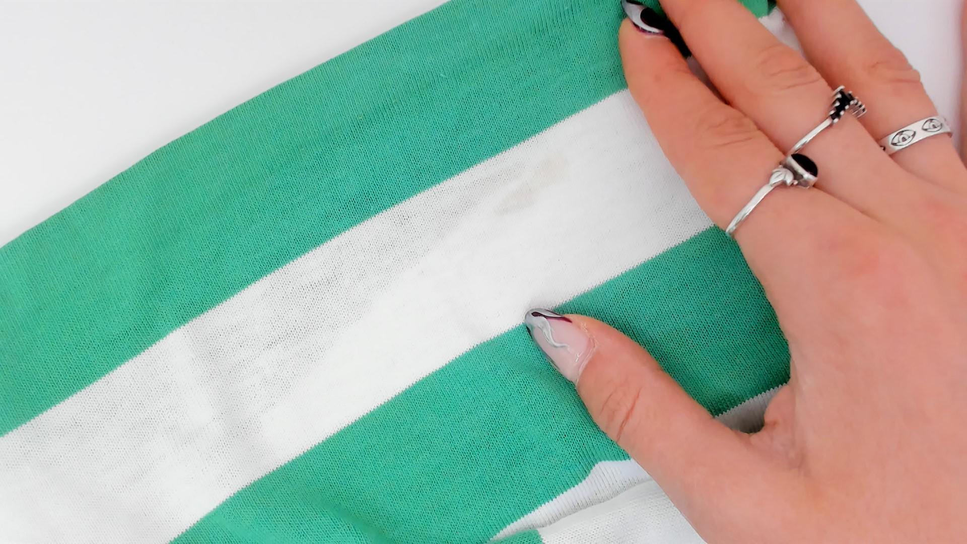80s Striped T-Shirt White Green Crew Neck Short Sleeve Cotton Medium