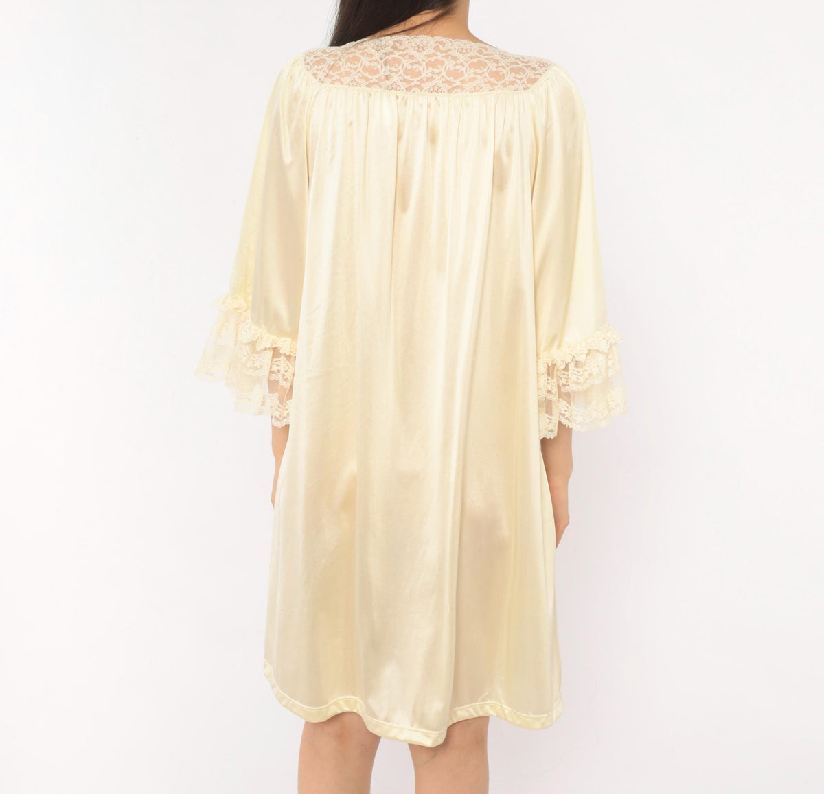 80s Vanity Fair Cream Lace Robe Bell Sleeve Button Front Small