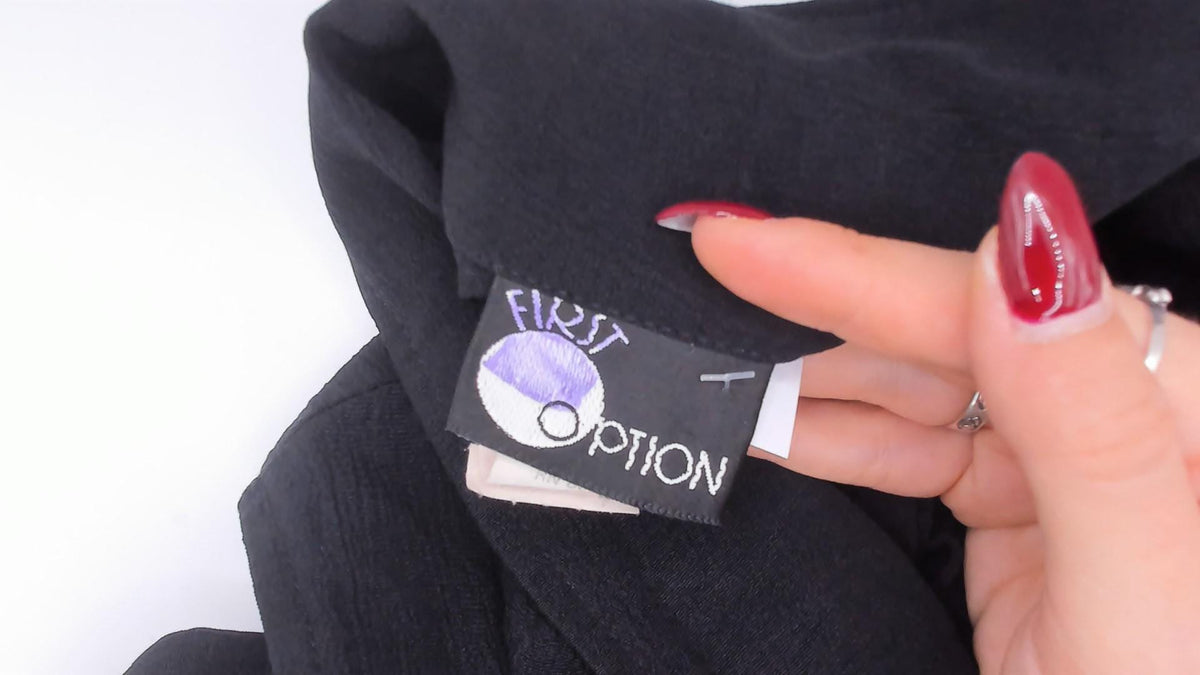 90s First Option Black Sleeveless Button Blouse Pointed Collar Medium M
