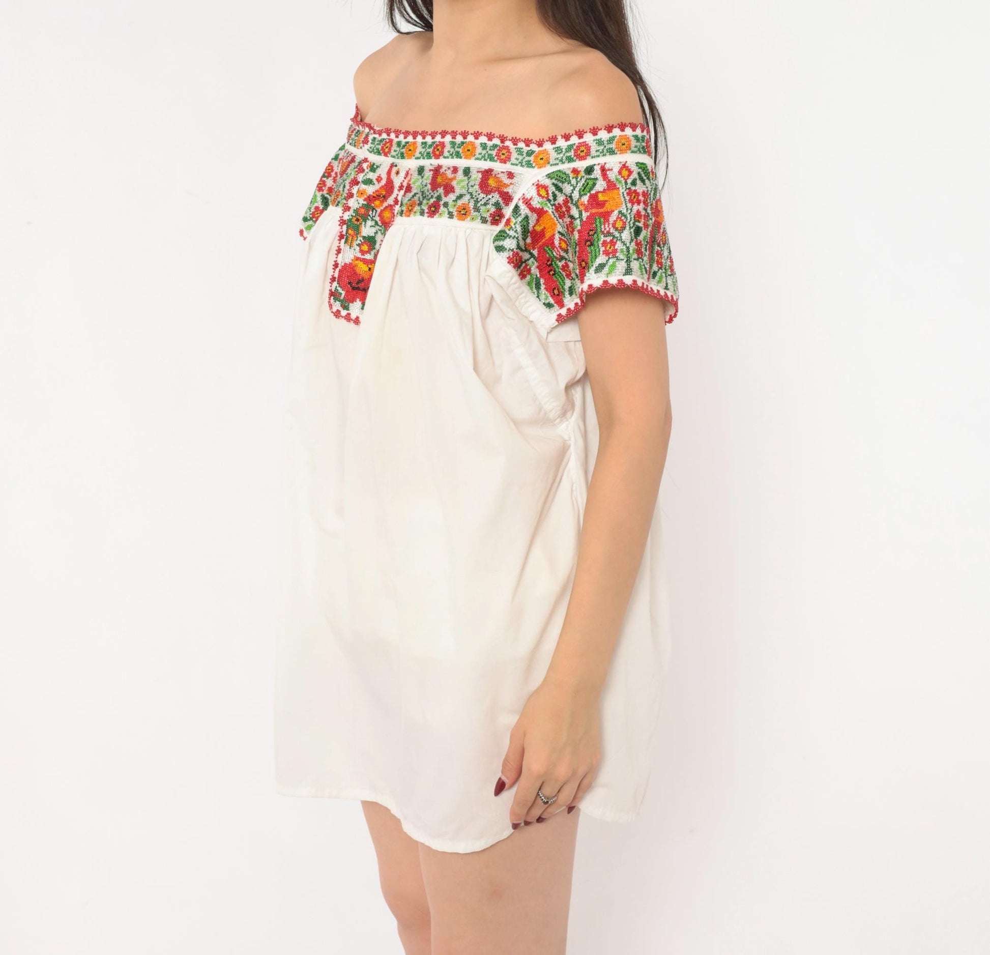 70s Mexican Off-Shoulder Peasant Blouse White Beaded Embroidered Bird Floral Medium