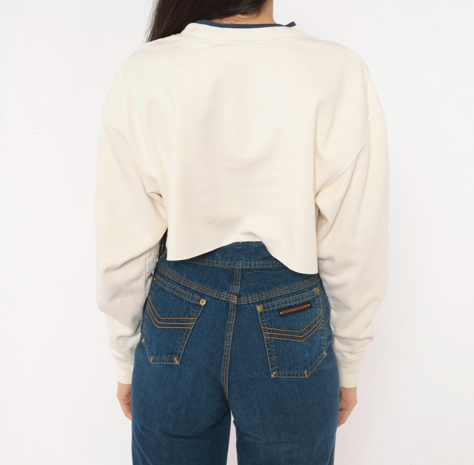 90s M&C Sportswear Snowflake Mandala Embroidered Crop Sweatshirt Cream Navy Medium