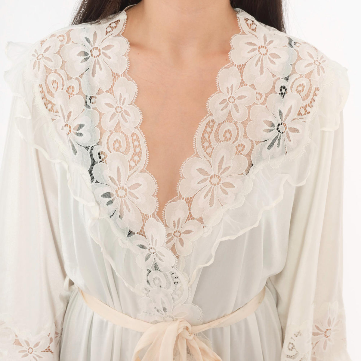 80s White Lace Peignoir Robe Bell Sleeve Floral Yoke Ankle Length Medium