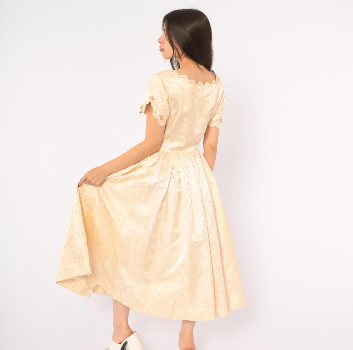 1950s Cream Paisley Jacquard Dress Beaded Sweetheart Neckline Drop Waist Medium