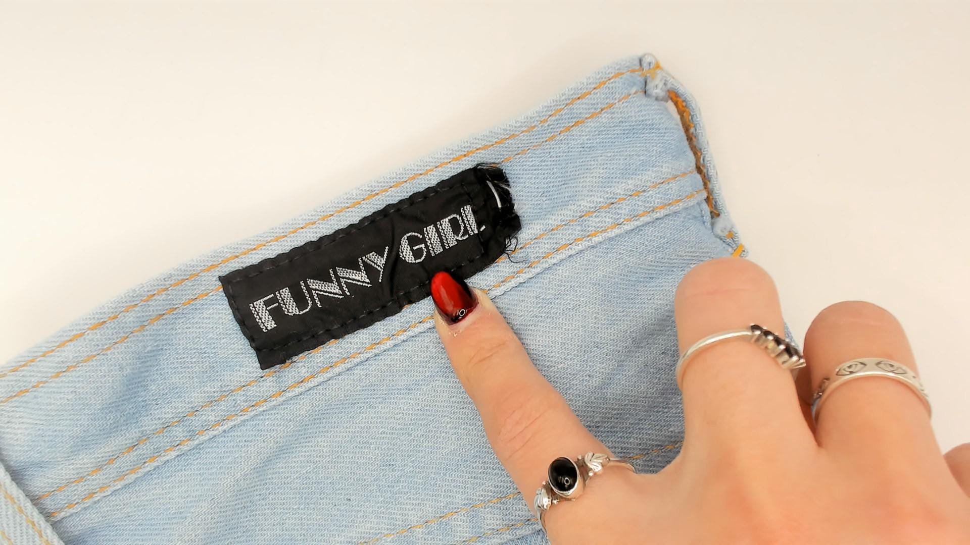 80s Funny Girl Light Wash High-Waisted Straight Leg Jeans Small S