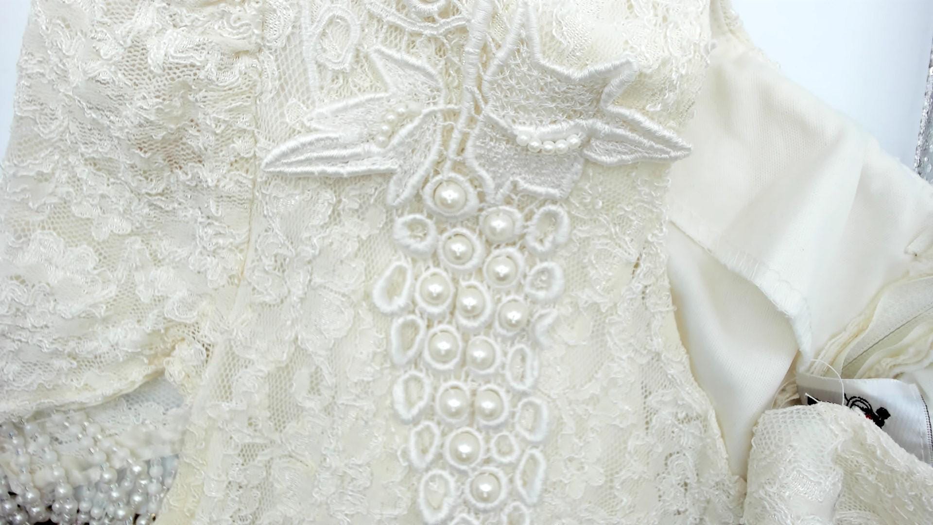 80s Cream Lace Puff Sleeve Dress Beaded Grape Detail Maxi Large L