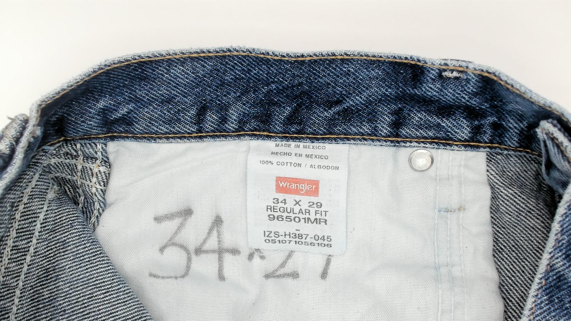 Wrangler Straight Leg Jeans 2000s Medium Wash Denim Relaxed Fit Men's 34 x 29