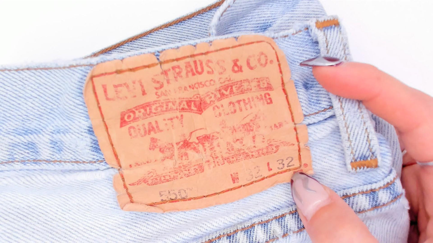 90s Levi's 550 Light Wash Straight Leg Jeans Distressed Blue 32x32