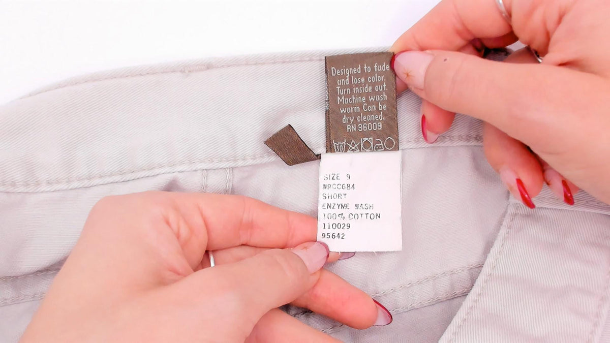 90s Calvin Klein High-Waisted Khaki Shorts Cotton Tan Medium M