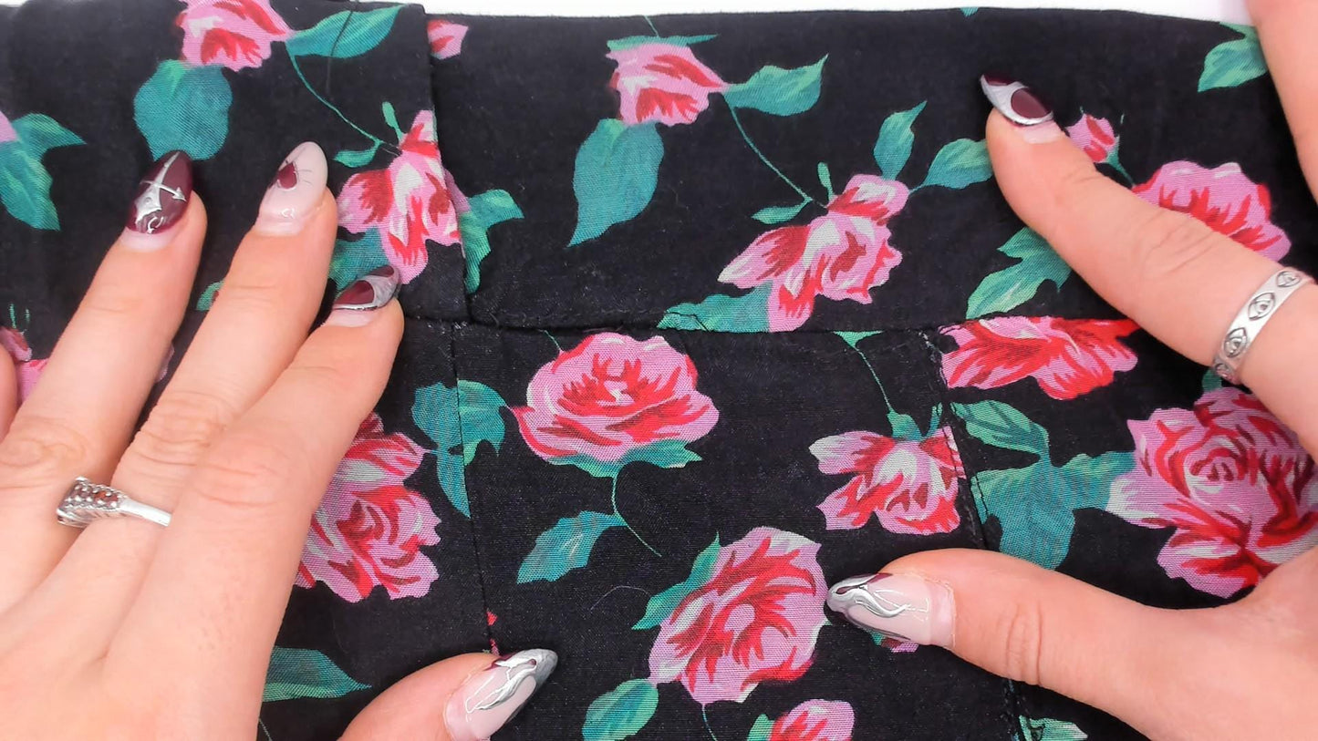 90s All That Jazz Floral Romper Black Pink Rose Print V-Neck Small S