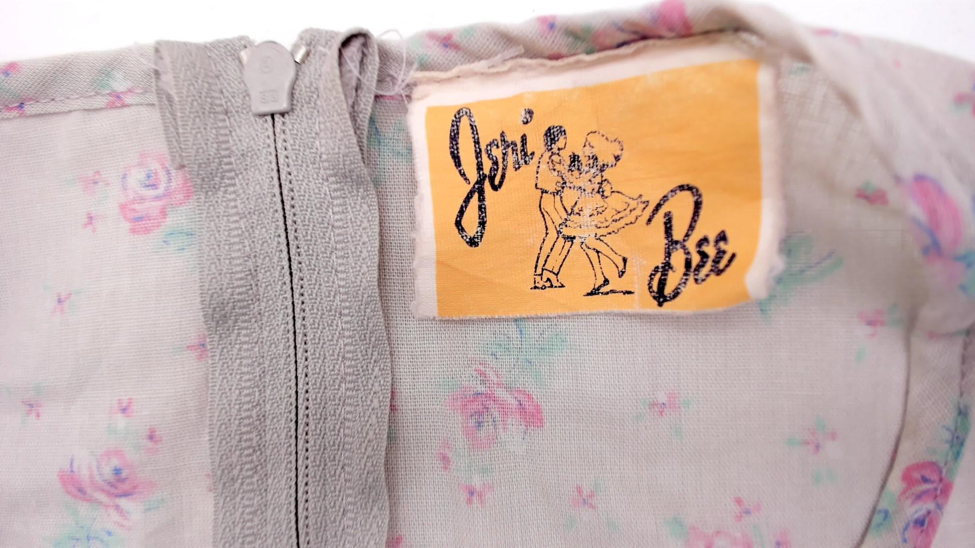 70s Jeri Bee Grey Floral Bib Dress Puff Sleeve Prairie Calico Small