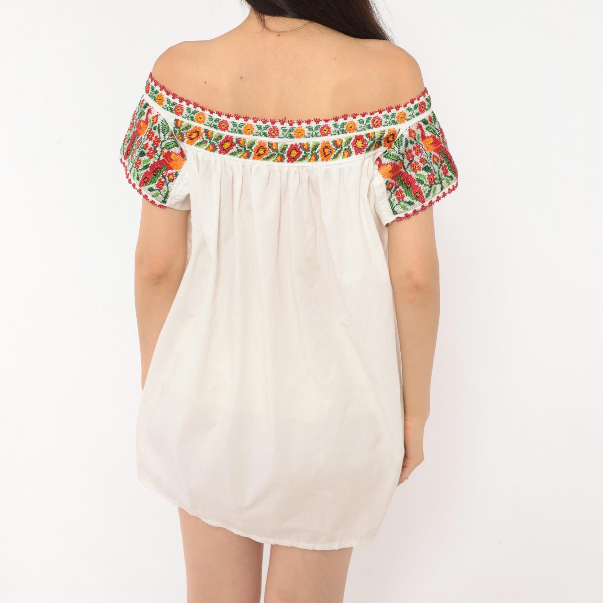 70s Mexican Off-Shoulder Peasant Blouse White Beaded Embroidered Bird Floral Medium