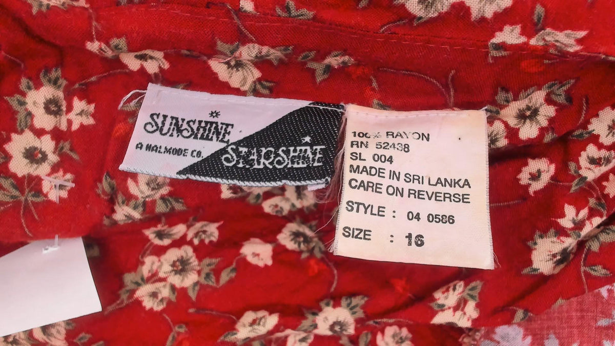 90s Sunshine Starshine Floral Romper Red Cream Sweetheart Neckline Large L