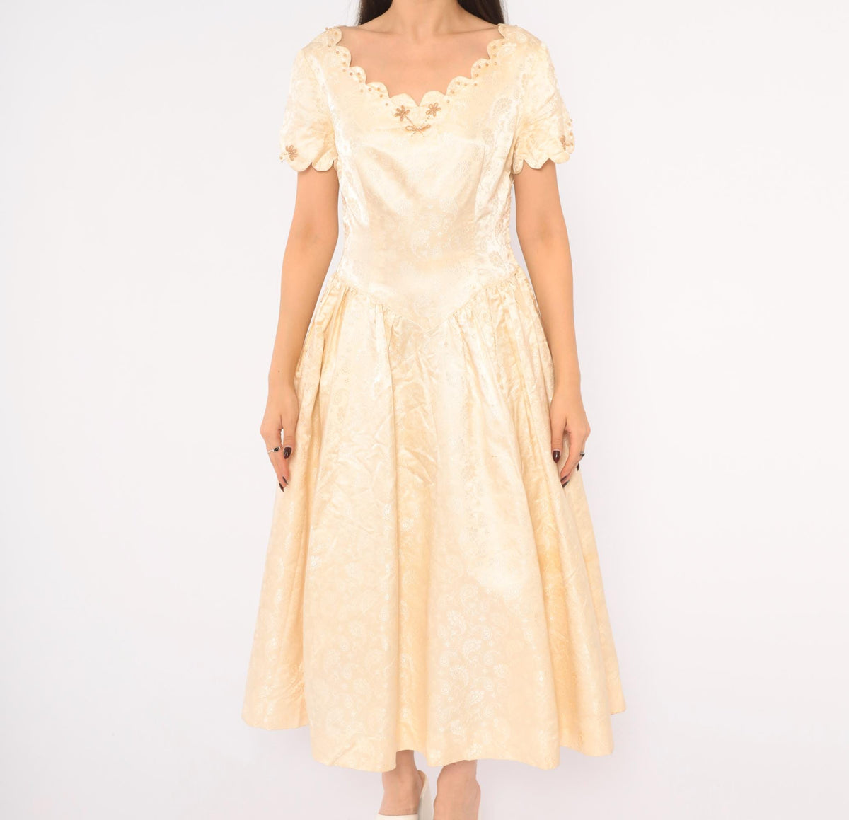 1950s Cream Paisley Jacquard Dress Beaded Sweetheart Neckline Drop Waist Medium