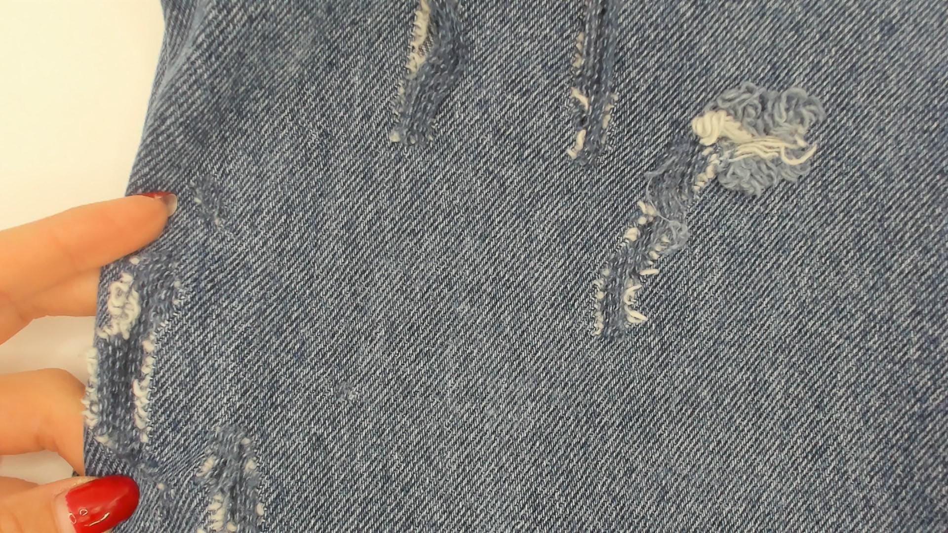 Wrangler Straight Leg Jeans 2000s Medium Wash Distressed Denim 33x30