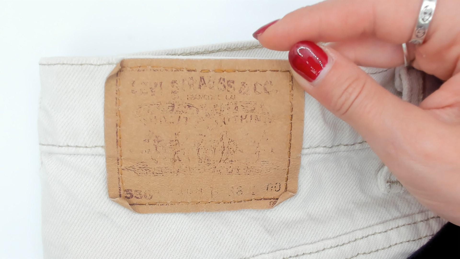 90s Levi's 550 Off-White Denim Shorts High Rise Distressed Cream Waist 36
