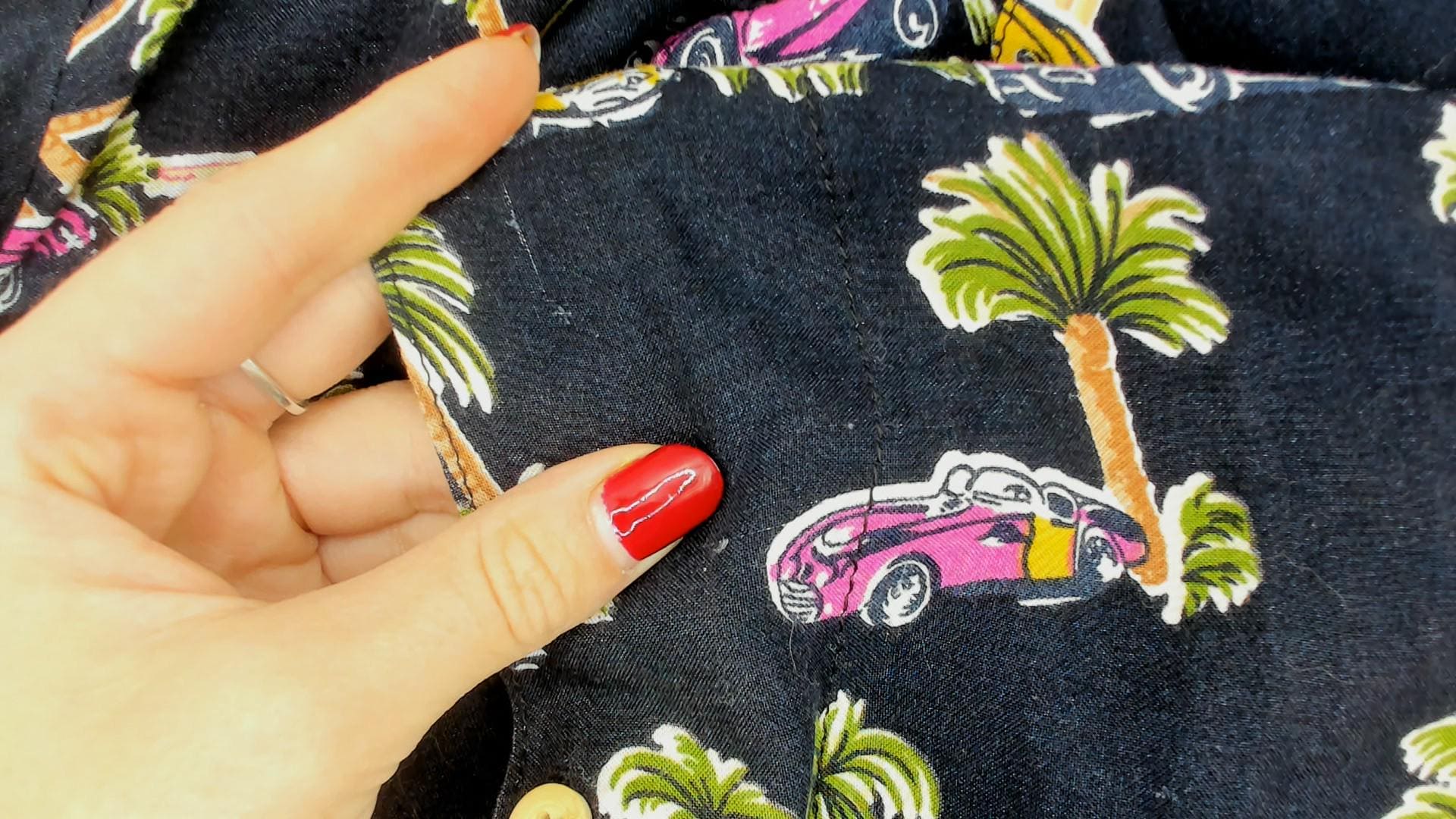 90s Classic Cars Hawaiian Shirt Black Pink Yellow Palm Tree Camp Collar XS