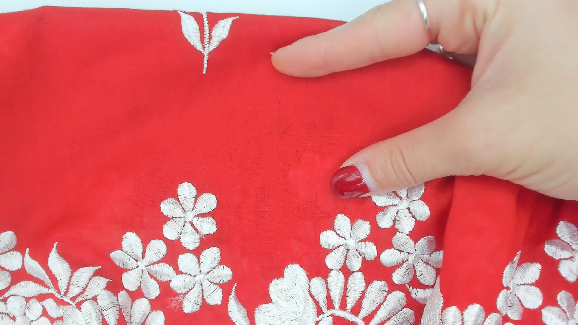 70s Red Floral Embroidered Shirt Dress White Cotton Button Front Knee Length Large L