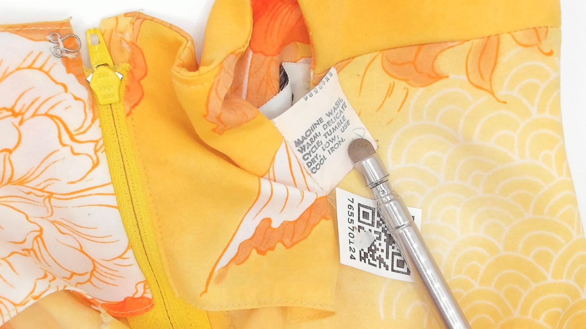 1970s Polynesian Casuals Floral Dress Yellow Orange Peony Knee-Length Small