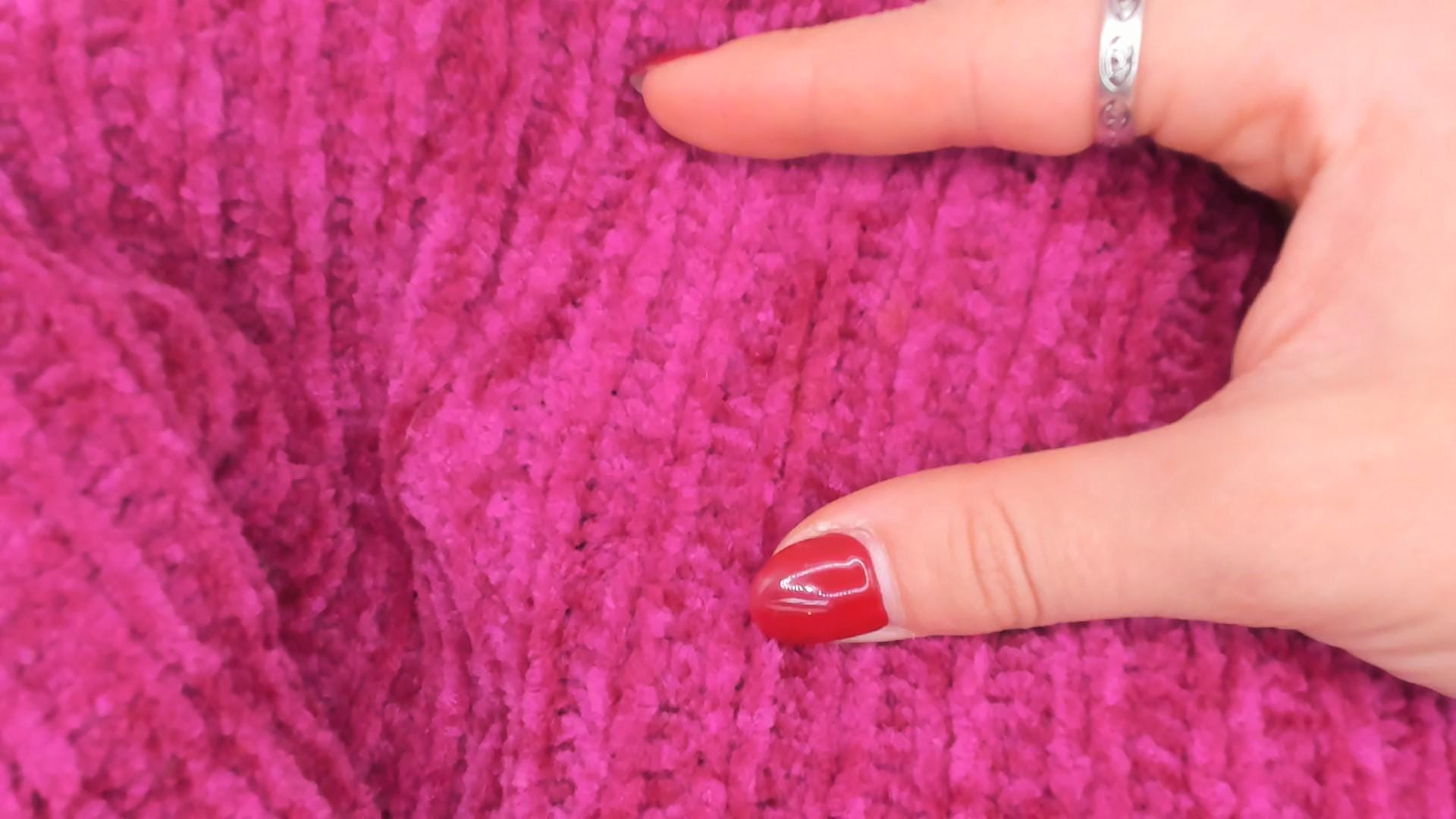 80s Knitwear Magenta Chenille Turtleneck Ribbed Knit Sweater Large L