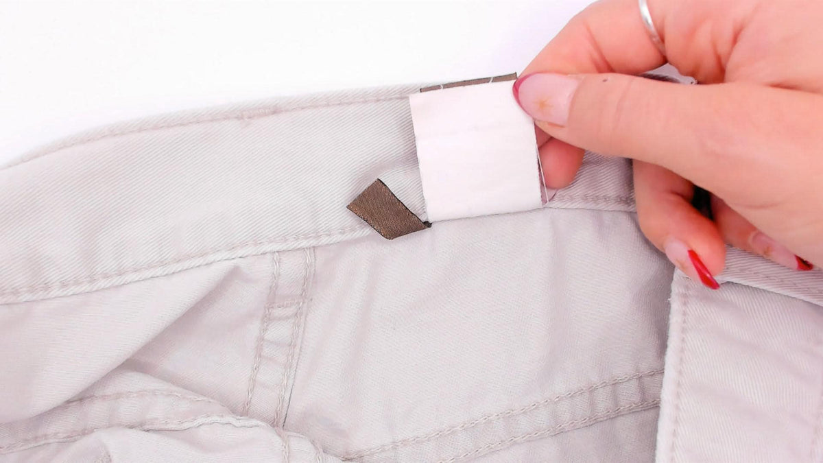90s Calvin Klein High-Waisted Khaki Shorts Cotton Tan Medium M