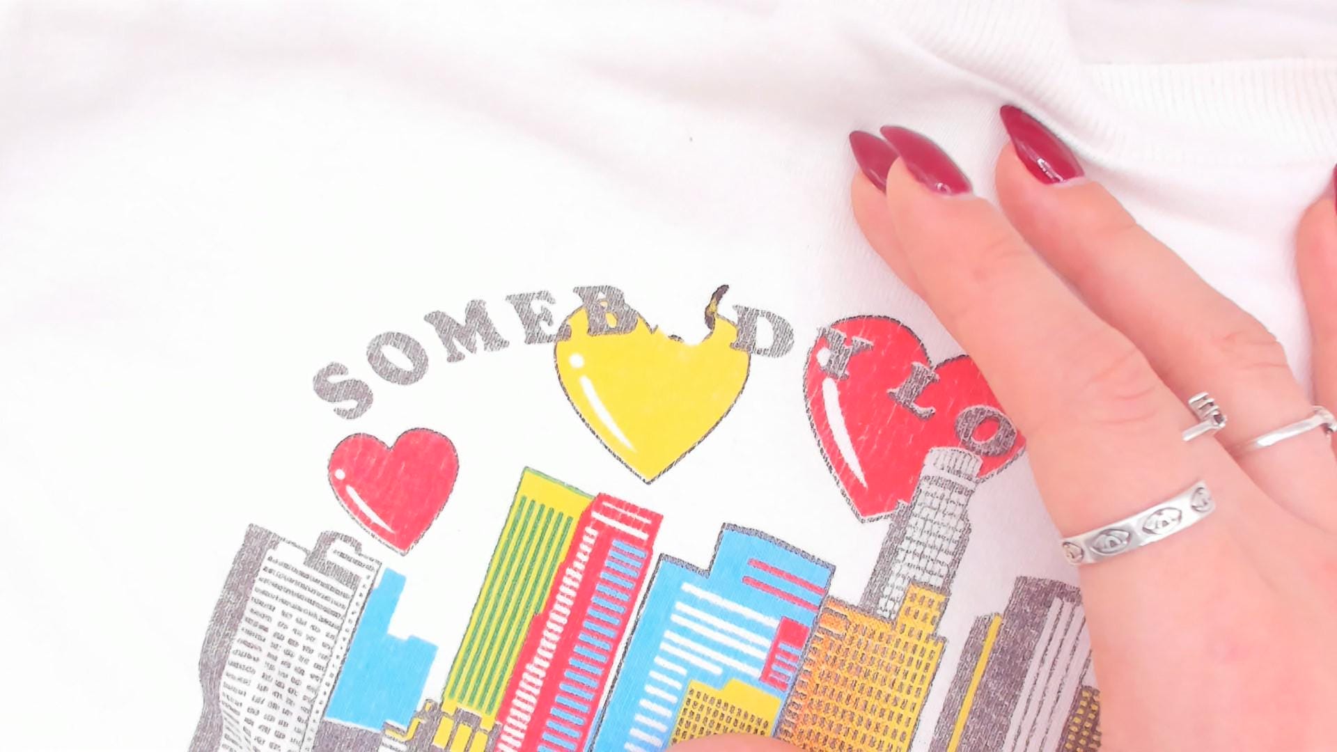2000s Delta Crop Tee Los Angeles Skyline Hearts White Small