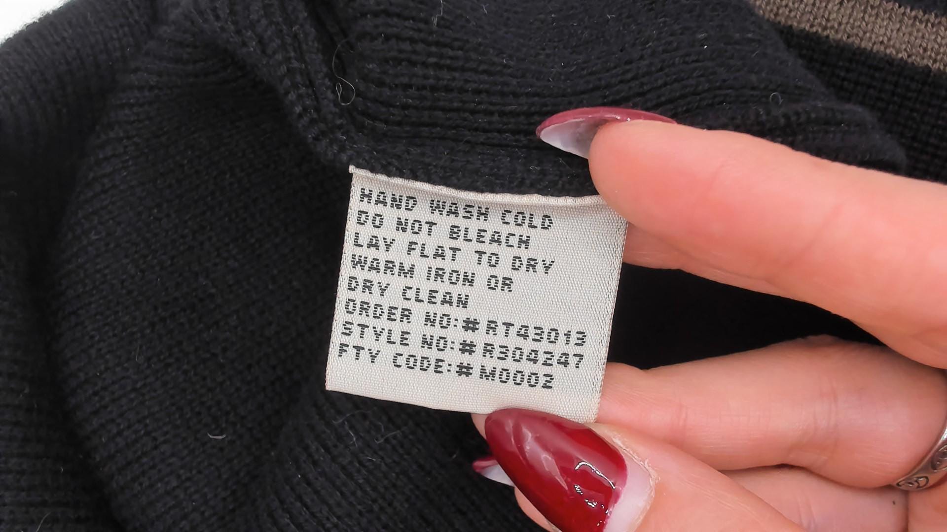 90s Reunion Black Knit Sweater Tan Stripe Crewneck Medium