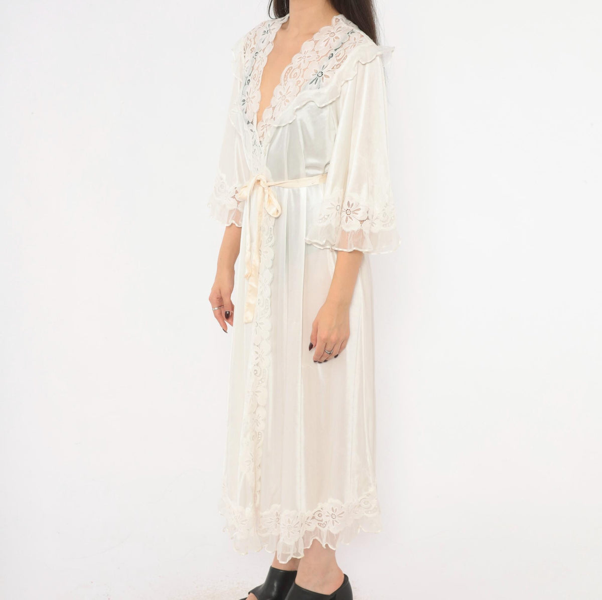 80s White Lace Peignoir Robe Bell Sleeve Floral Yoke Ankle Length Medium