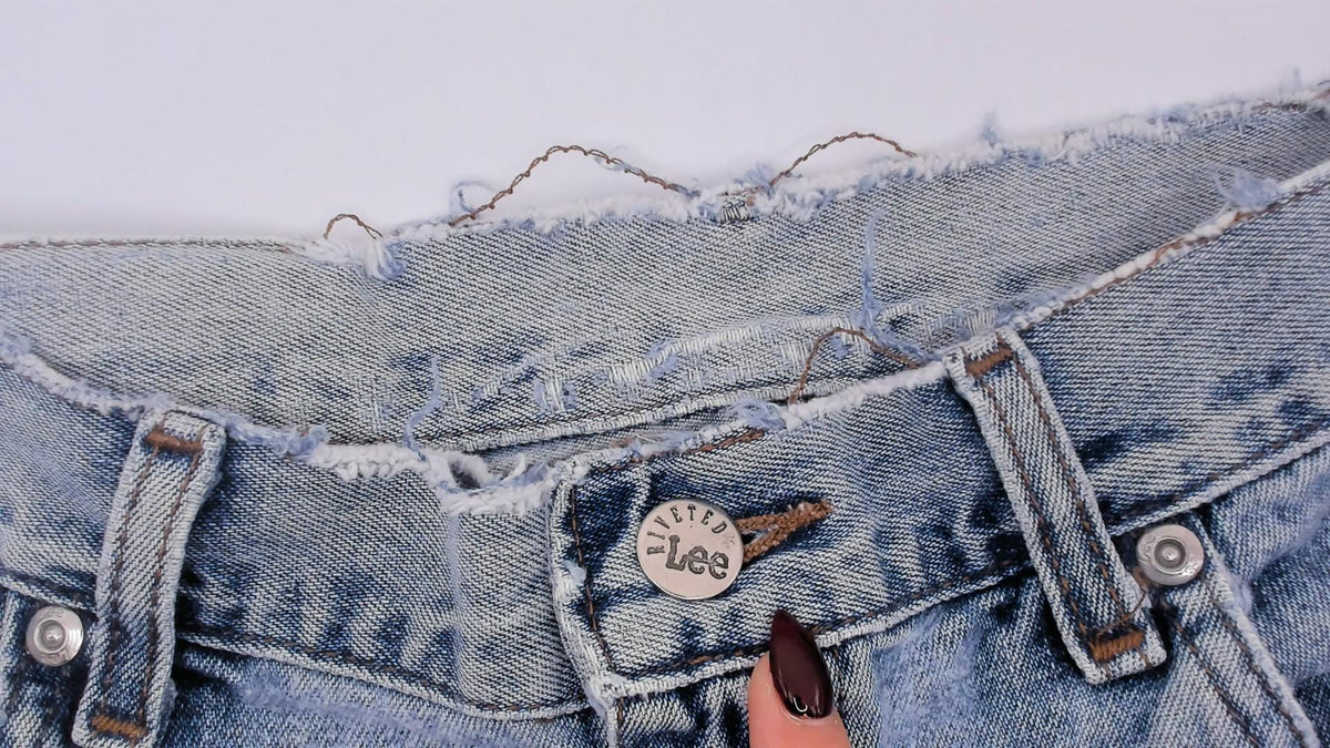90s Light Wash Denim Cutoff Shorts High Waisted Frayed Raw Hem Medium M