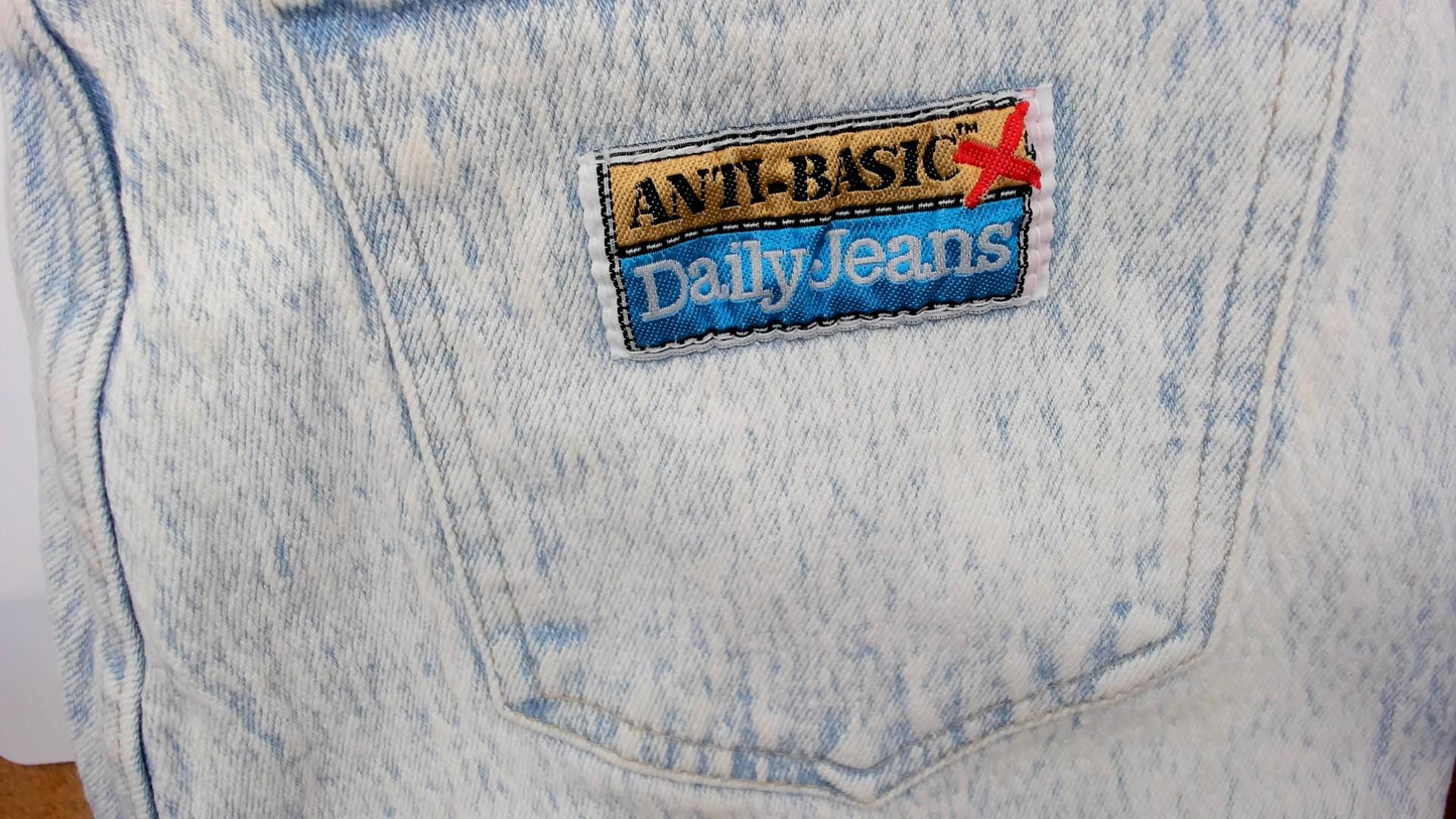 90s Anti Basic Light Wash Distressed High-Rise Jeans Large L