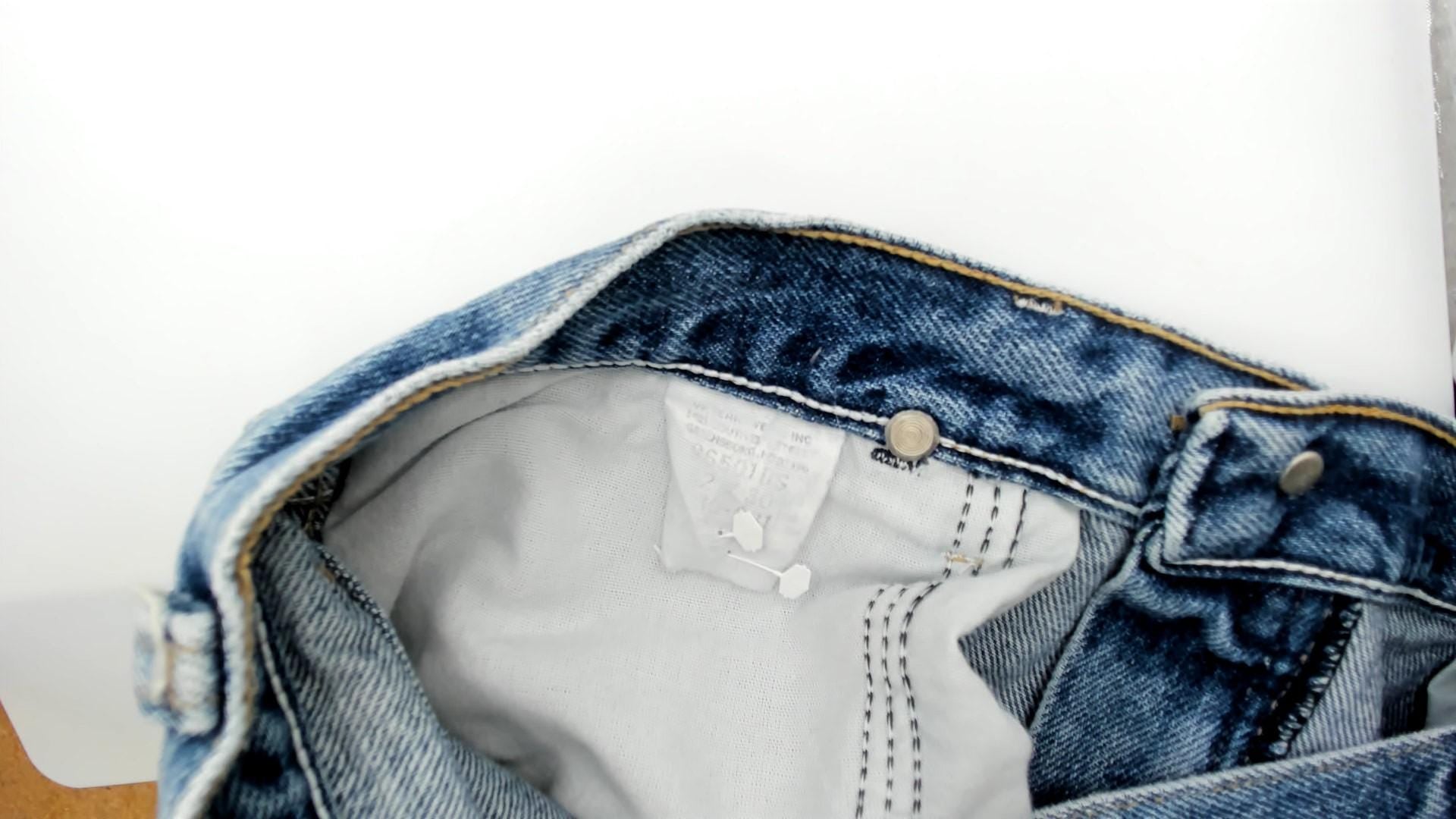 90s Wrangler High-Rise Straight Leg Jeans Medium Blue Denim 32W 30L