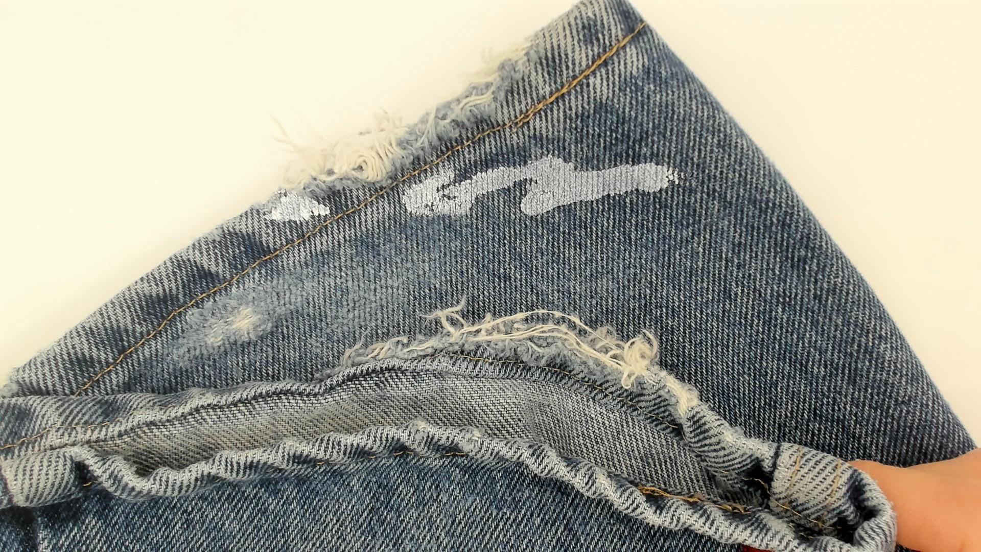 Wrangler Straight Leg Jeans 2000s Medium Wash Distressed Denim 33x30
