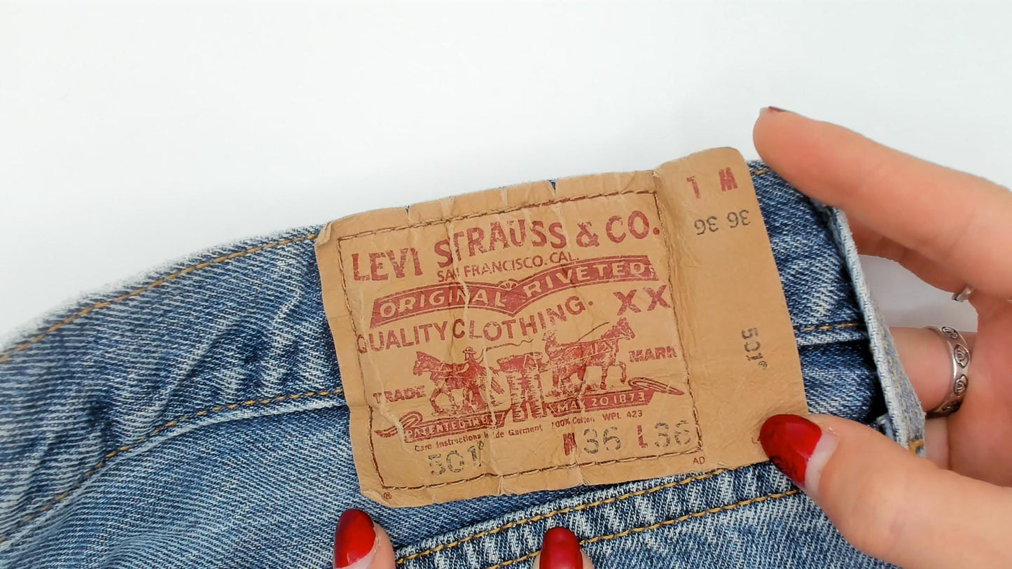 Levi's 501 Light Wash Straight Leg Jeans Button Fly 2000s Extra Large XL