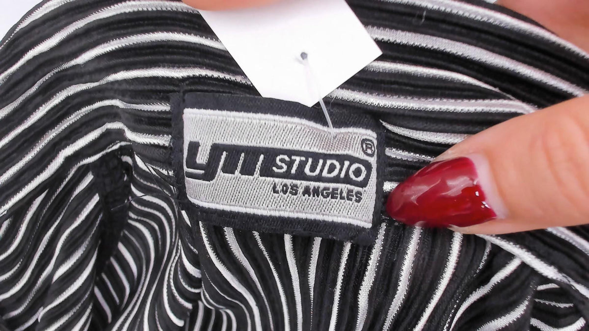 Y2K Black Pinstripe Button Up Camp Collar Shirt White Stripe Short Sleeve Small