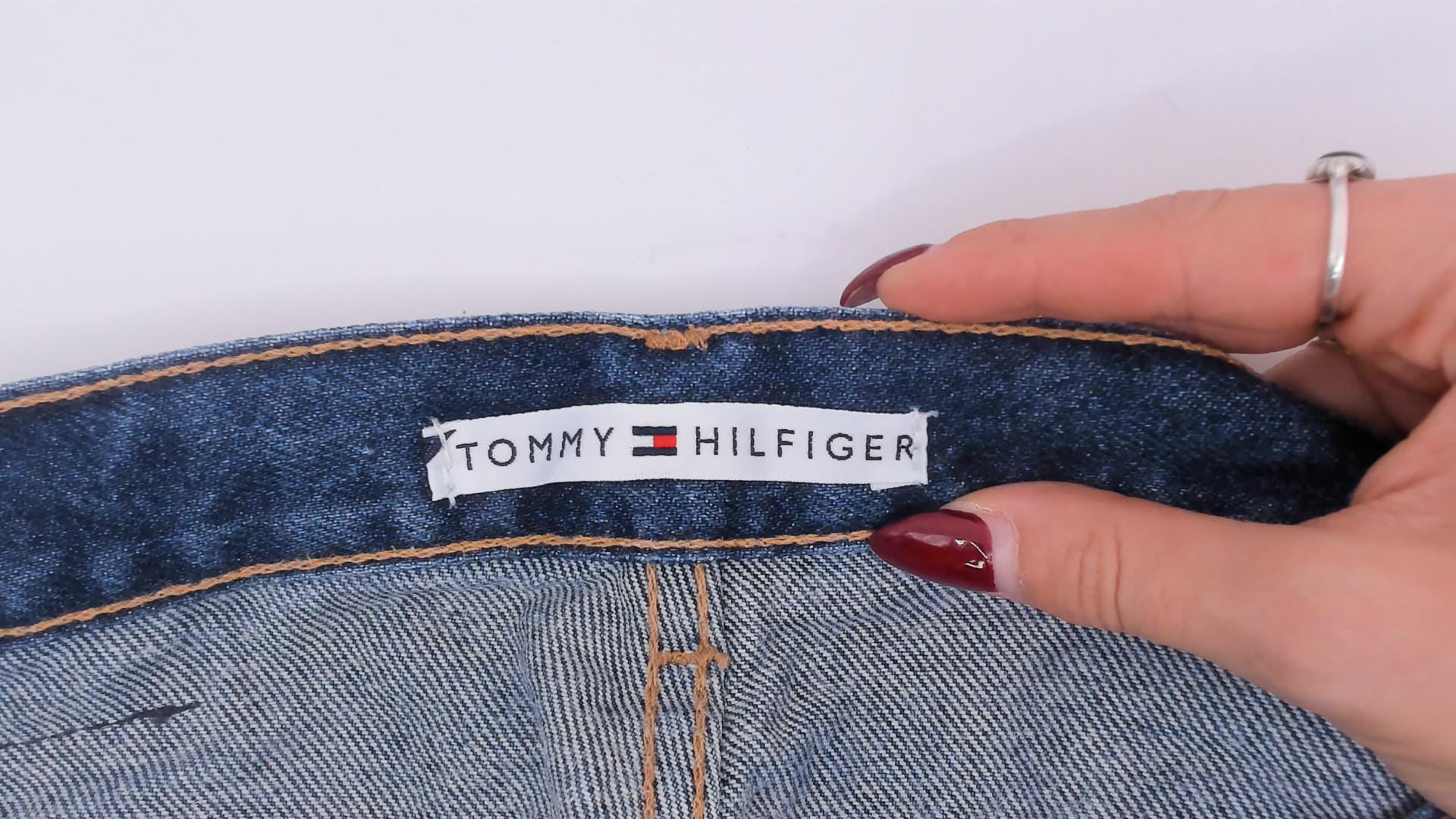 Tommy Hilfiger Dark Wash Straight Leg High Rise Mom Jeans Medium M
