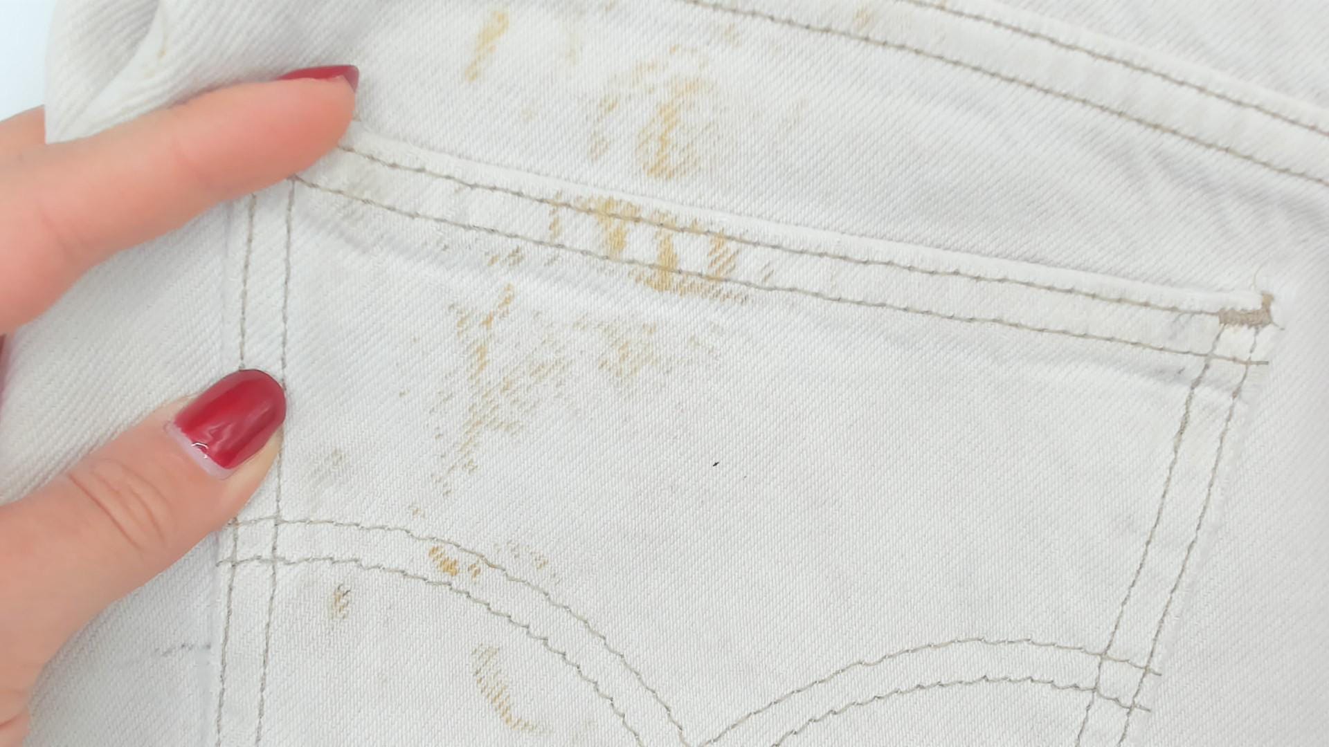 90s Levi's 550 Off-White Denim Shorts High Rise Distressed Cream Waist 36