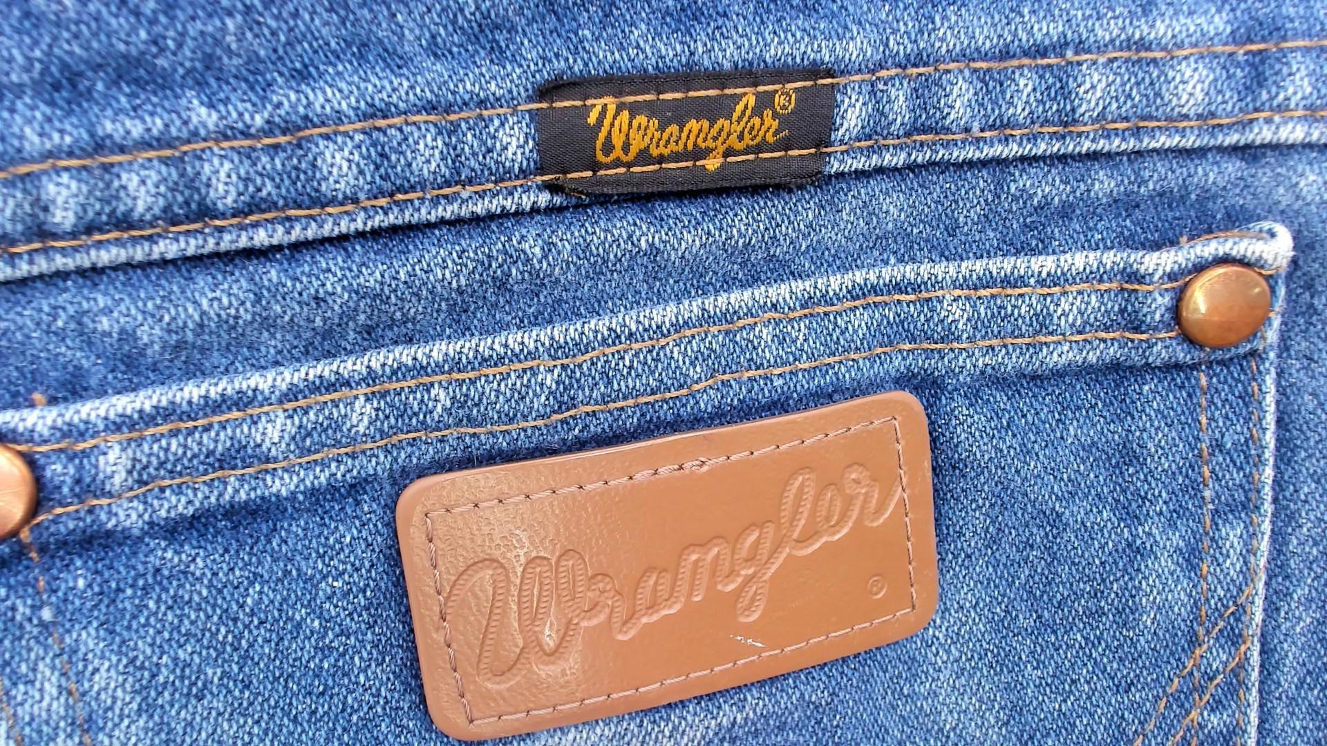 90s Wrangler High Rise Straight Leg Jeans Light Blue Denim 30x32