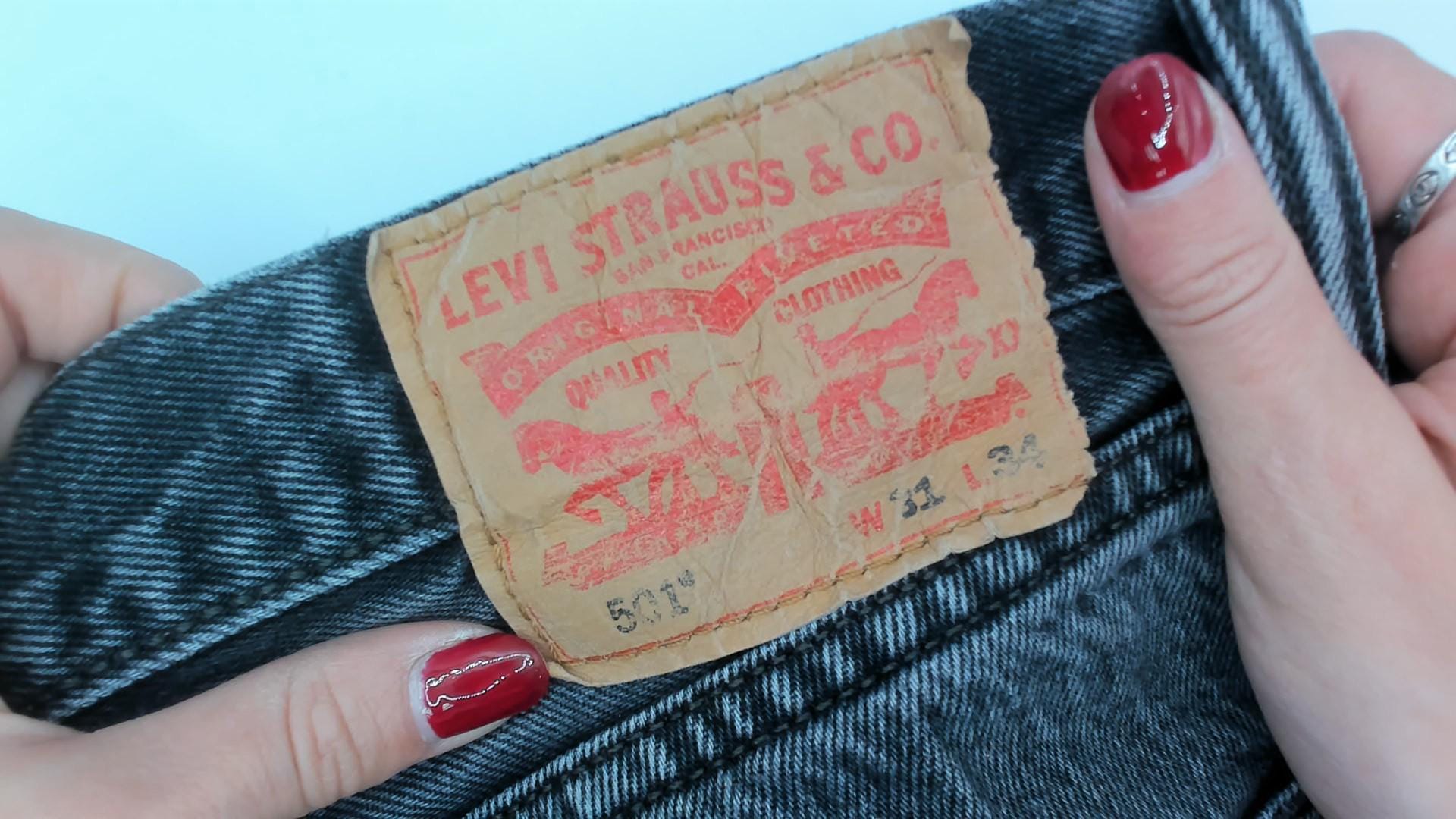 Levis 501 Cutoff Bermuda Shorts Faded Black Denim Raw Hem Small S