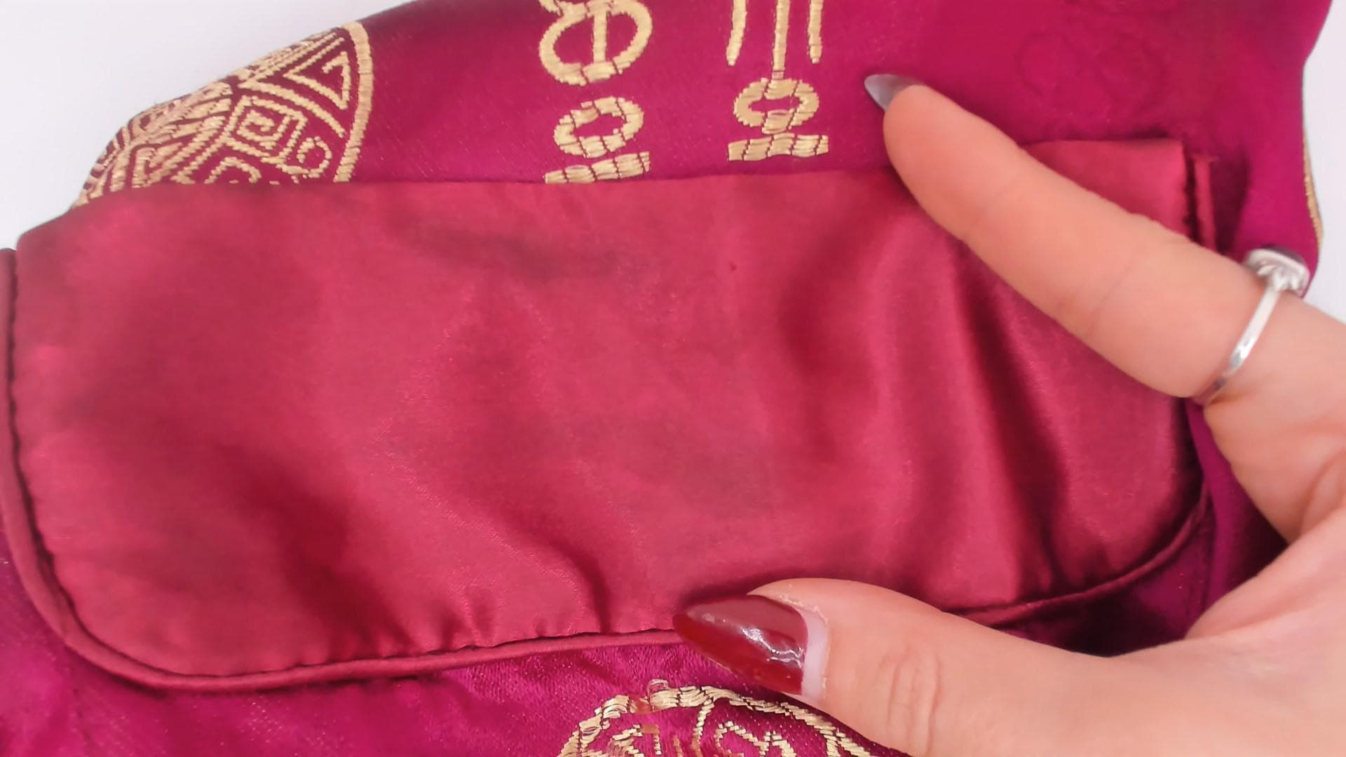 90s Magenta Satin Robe Gold Jacquard Medallion Kimono Maxi Duster Large L