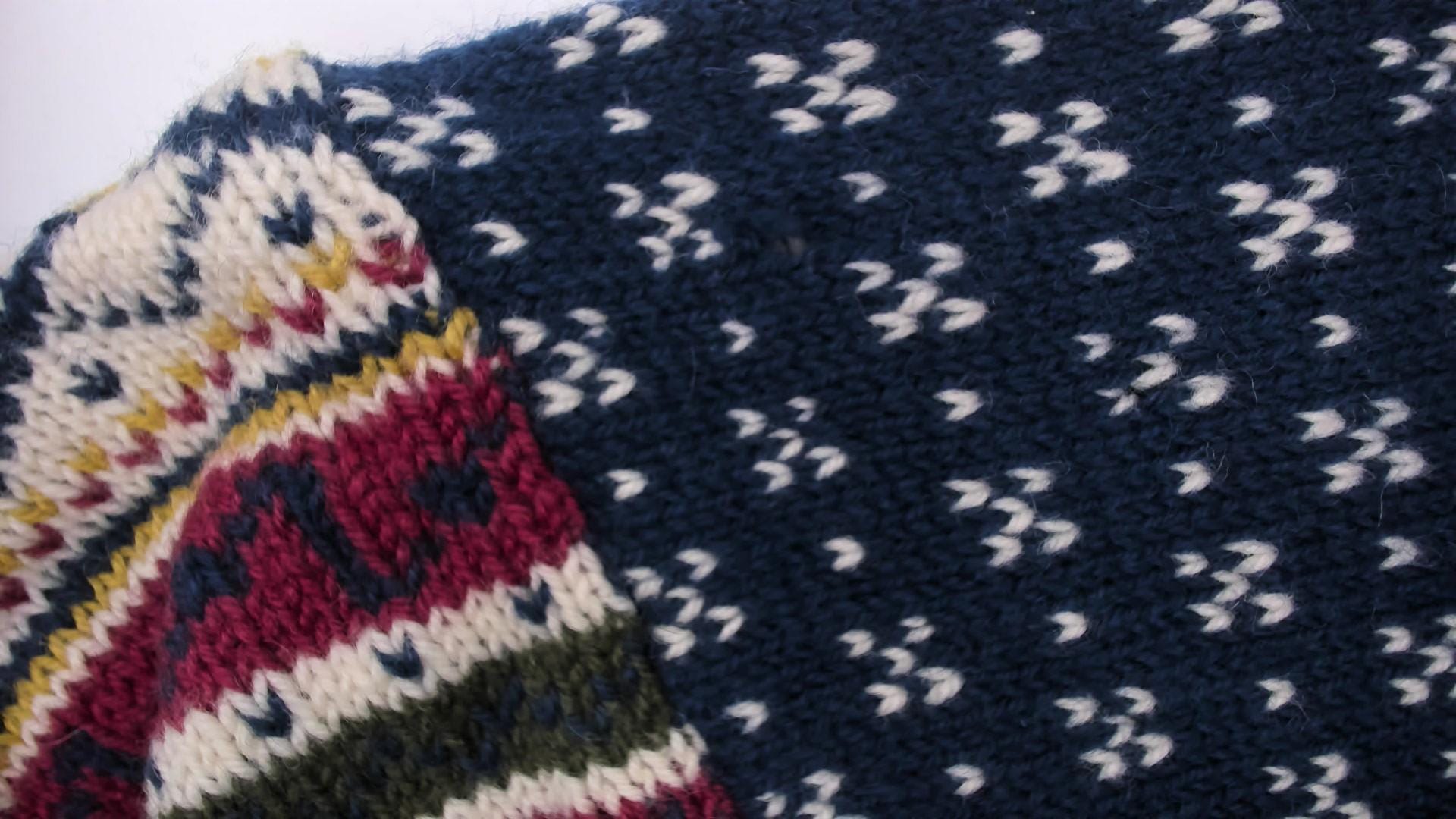 90s Husfliden Norwegian Fair Isle Wool Cardigan Navy Cream Burgundy Medium M