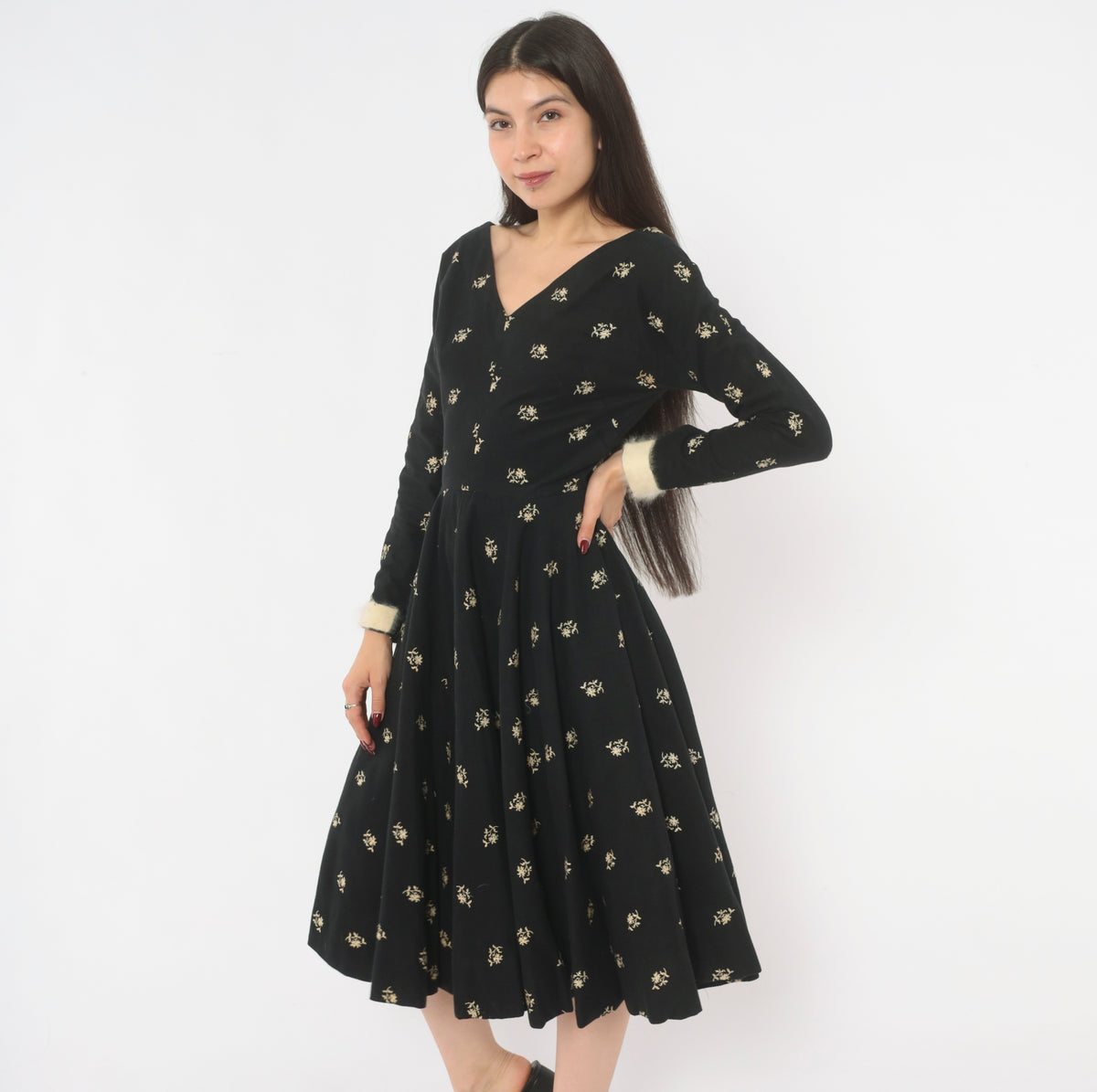 50s Embroidered Floral Dress Mr Mort Black Cream Cotton Fit Flare V Neck Long Sleeve Full Circle Skirt Swing Frock Midi Fur Cuff Dark Prairie Vintage Extra Small XS