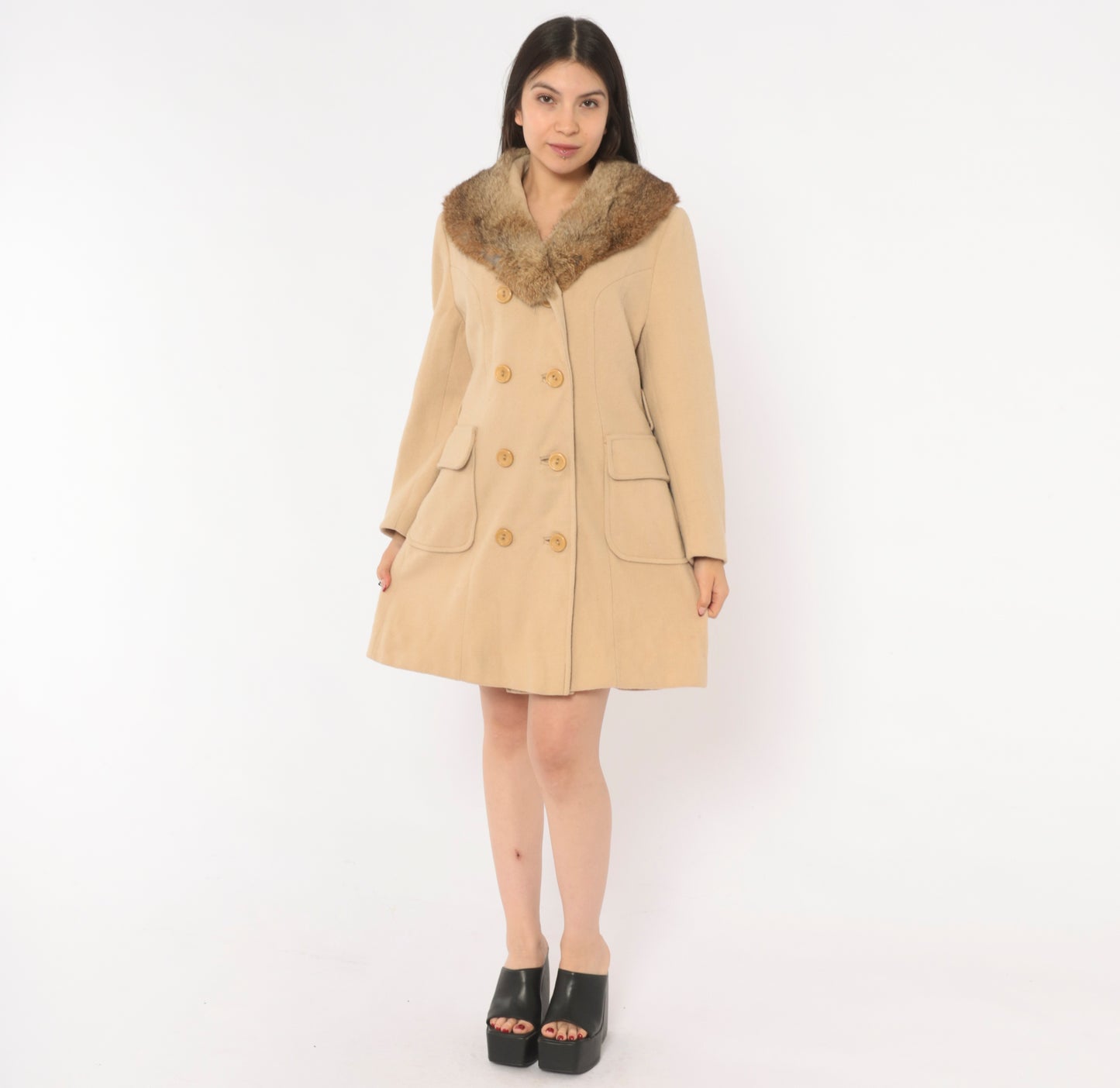 Fur Collar Wool Coat 60s Double Breasted Camel Tan Button Front Winter Jacket Warm Brown Neckline Princess Seam Vintage Outerwear Medium M
