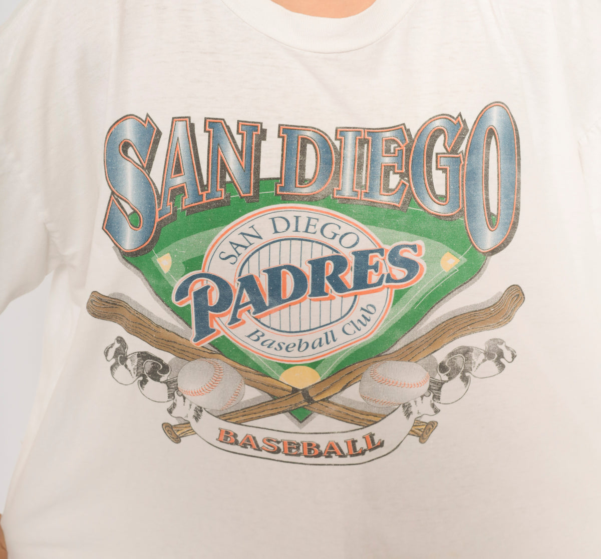 90s San Diego Padres Tee White Cotton MLB Baseball Graphic T Shirt Boxy Fit Short Sleeve Crew Neck Sports Fan Shirt Baseball Club Top Mens Womens Vintage Large L