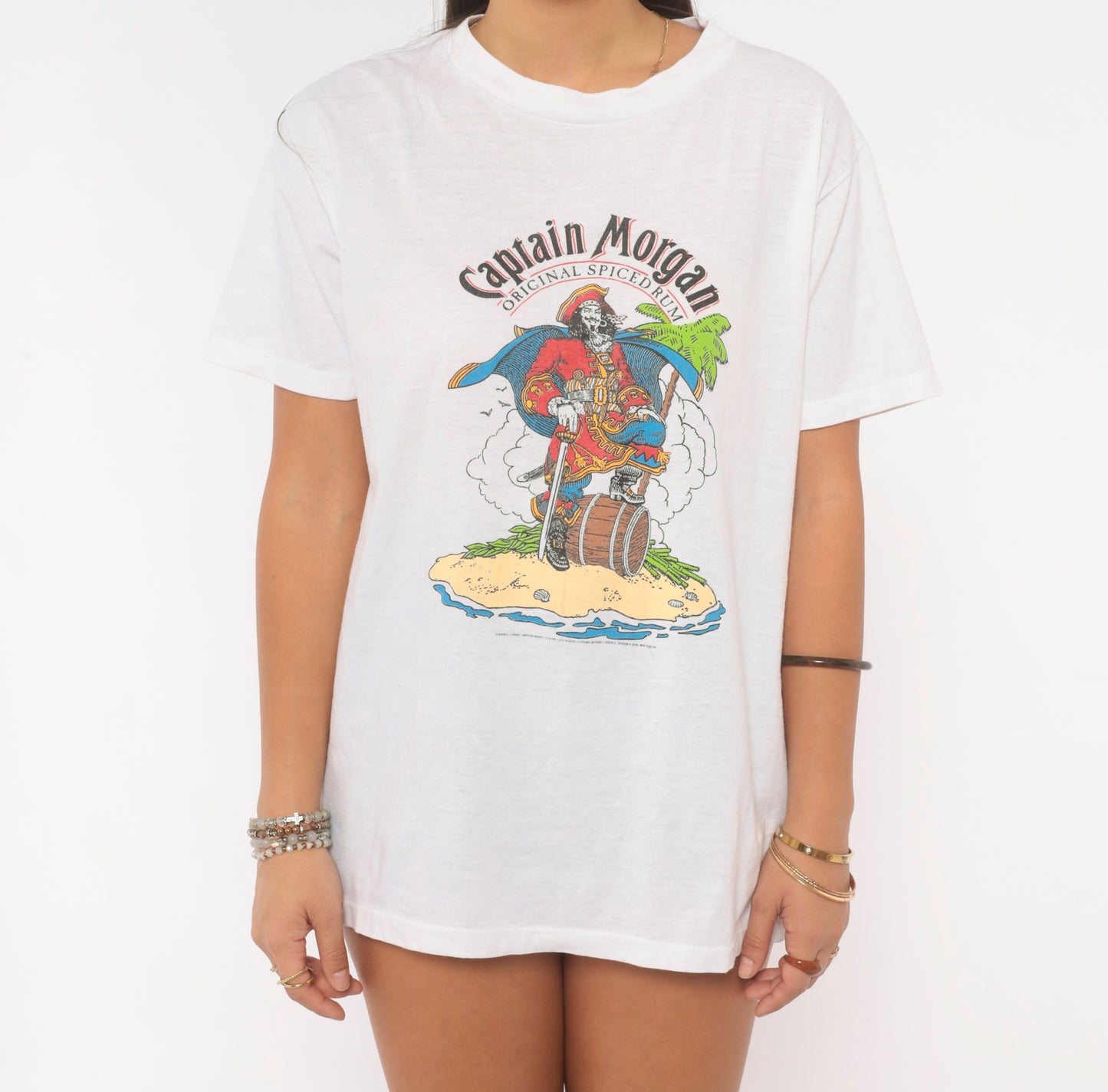 Captain Morgan Spiced Rum Tee 90s Graphic Print Pirate Illustration White Cotton Short Sleeve Promo Alcohol Novelty Vintage Shirt Large L