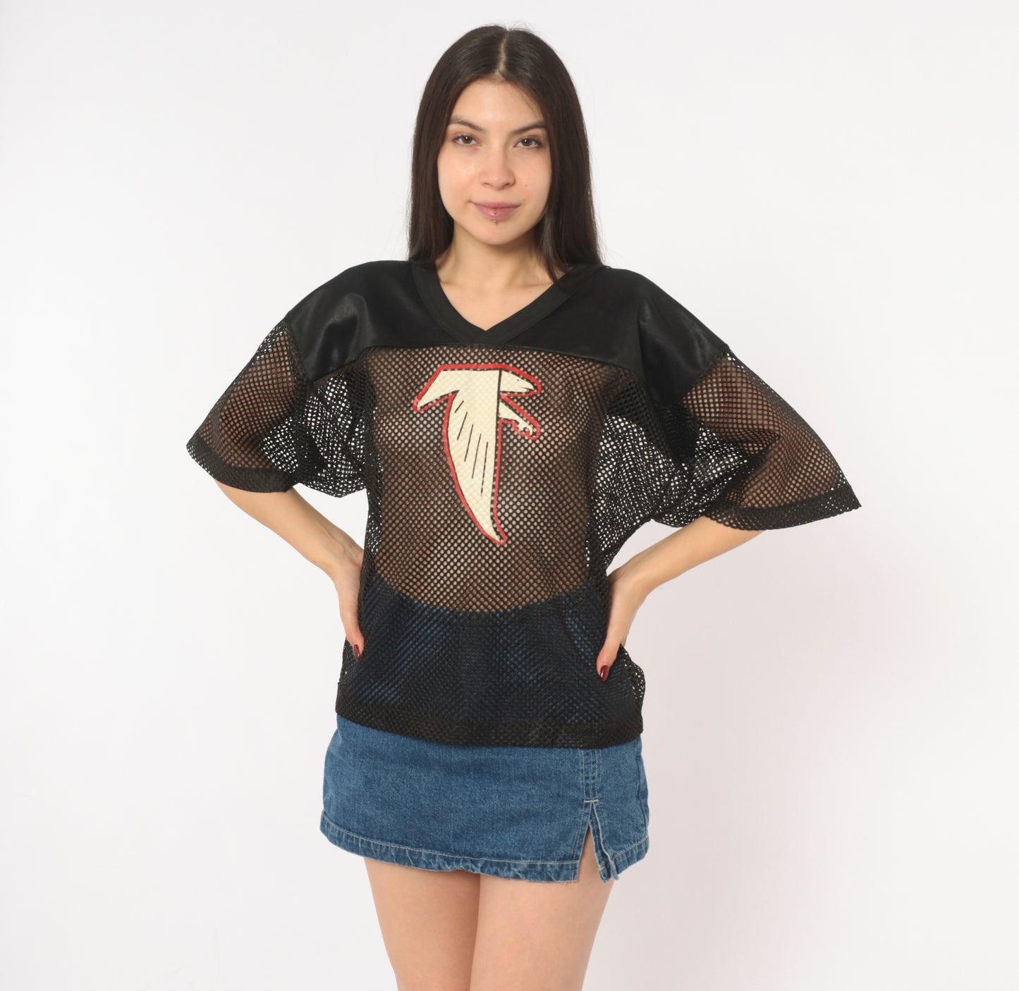 Atlanta Falcons Mesh Jersey 90s NFL Football V Neck Black Sheer Practice Top Cream Red Logo Streetwear Athletic Vintage Sport Shirt Medium M