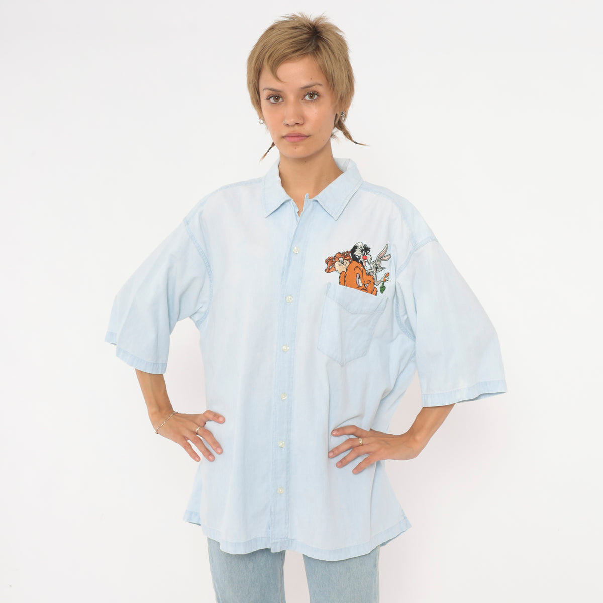 90s Looney Tunes Shirt Light Blue Chambray Button Front Cotton Bugs Bunny Taz Sylvester Embroidered Chest Pocket Short Sleeve Warner Bros Cartoon Boxy Collared Unisex Large L