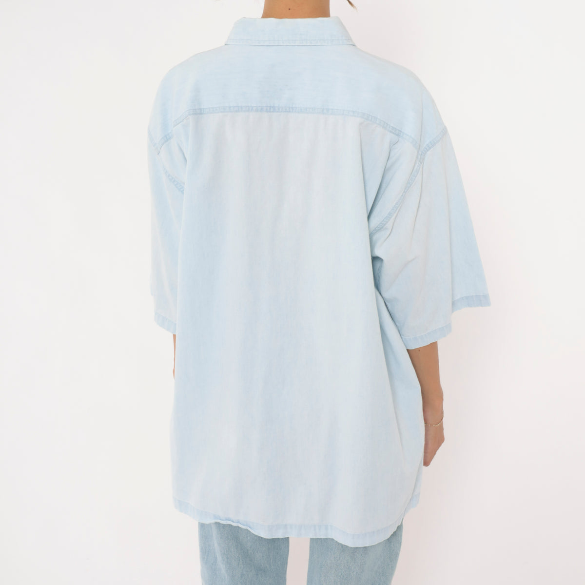 90s Looney Tunes Shirt Light Blue Chambray Button Front Cotton Bugs Bunny Taz Sylvester Embroidered Chest Pocket Short Sleeve Warner Bros Cartoon Boxy Collared Unisex Large L