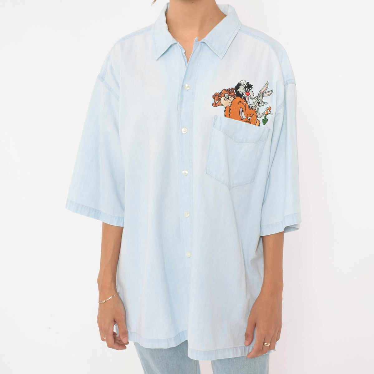 90s Looney Tunes Shirt Light Blue Chambray Button Front Cotton Bugs Bunny Taz Sylvester Embroidered Chest Pocket Short Sleeve Warner Bros Cartoon Boxy Collared Unisex Large L