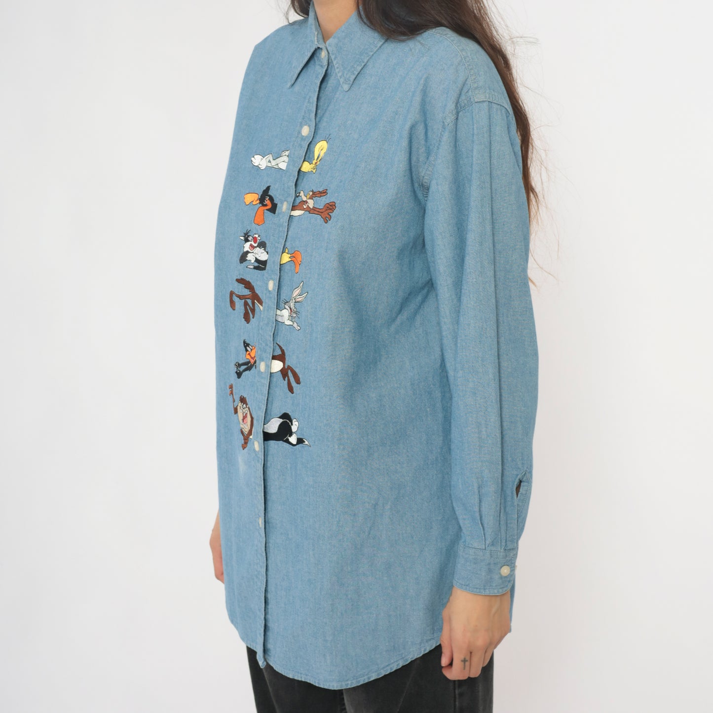 Looney Tunes Shirt Y2K Warner Bros Chambray Blue Denim Embroidered Cartoon Character Cotton Vintage Tweety Bugs Bunny Sylvester Taz Medium M